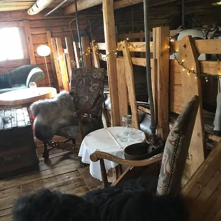 Hesla Farm アパート *